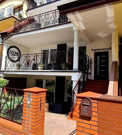 Adonis سفينويتشي