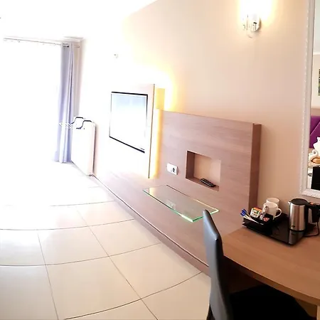 Adonis * سفينويتشي